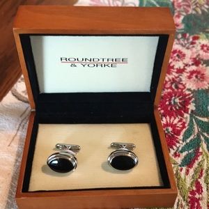Round tree and Yorke Cufflinks in Wooden Box